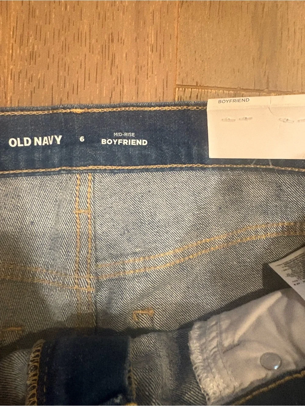 Old Navy $40 NWT Mid-Rise Boyfriend Distressed Crop Jeans 6 W 16” R 10.5” I 24” - Picture 5 of 9